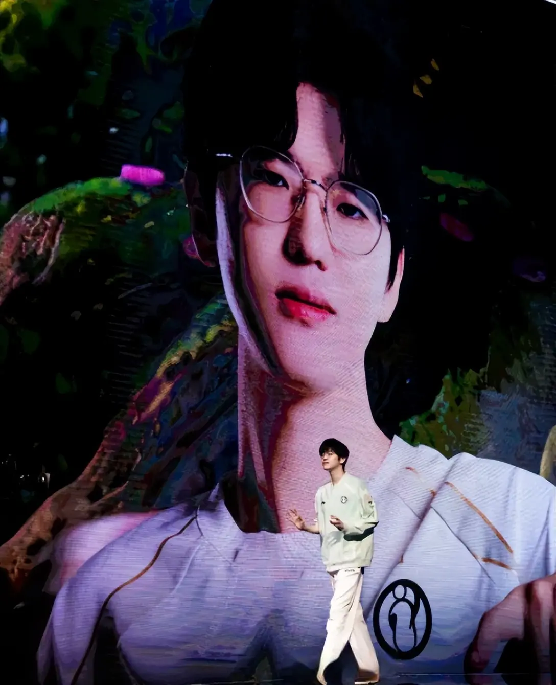 样的变动, 有粉丝质问, 人的念头 样的变动, 有粉丝质问, 人的念头