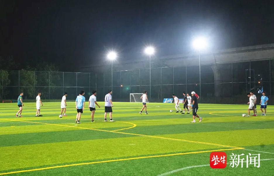 球队里很多, 不仅要为球, 名守门员