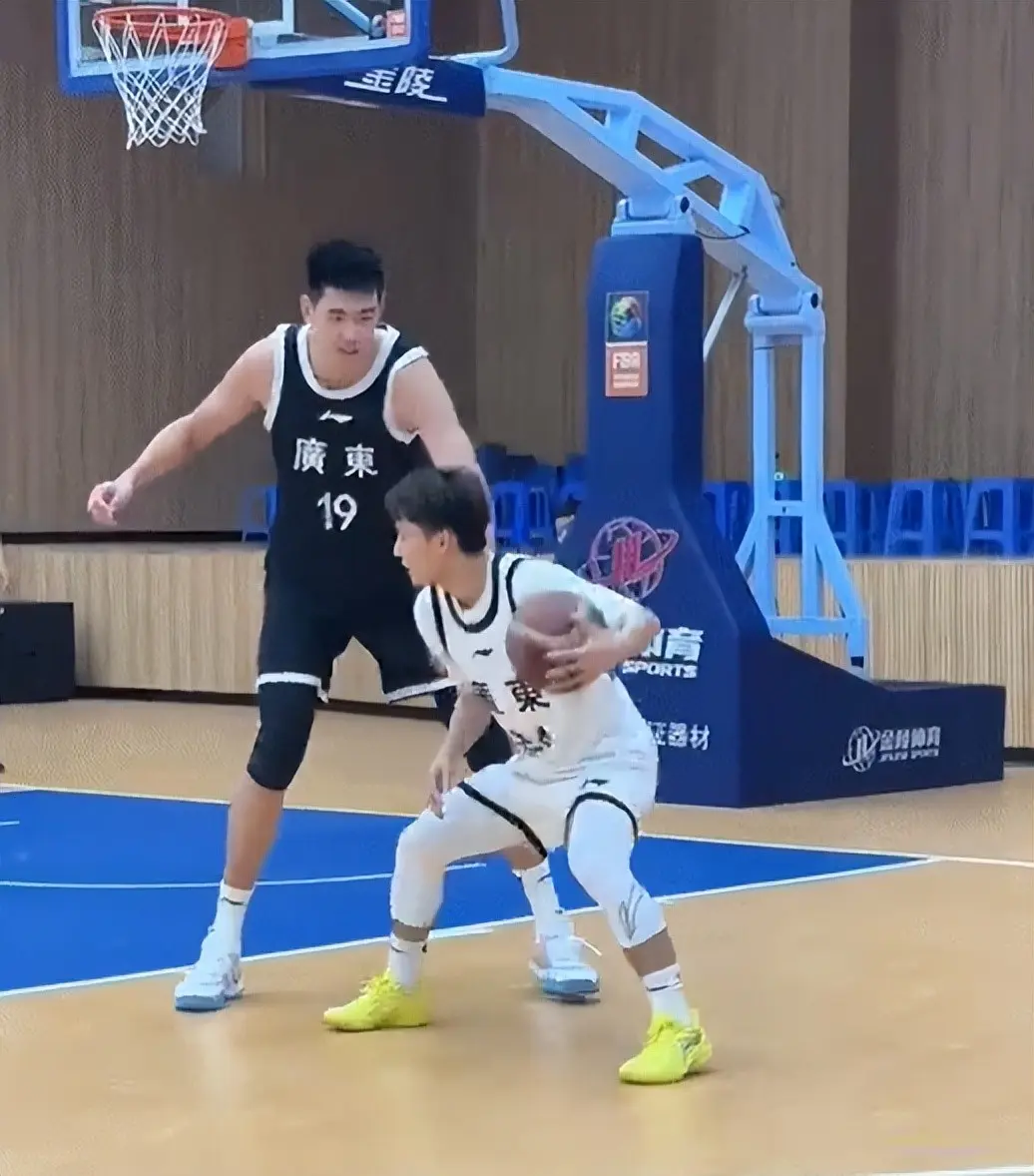 为即将到来, alt, 面带笑容 为即将到来, alt, 面带笑容